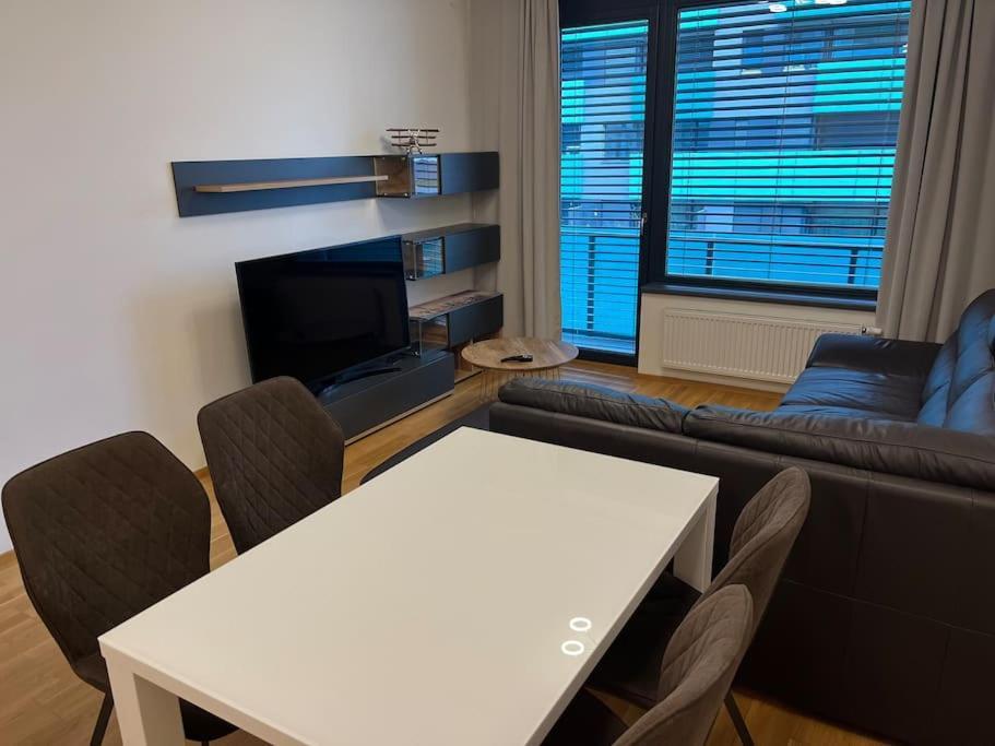 Apartman Holesovice,Balkon,Garaz Praha Eksteriør bilde