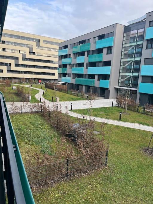 Apartman Holesovice,Balkon,Garaz Praha Eksteriør bilde