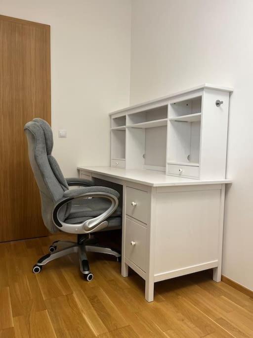 Apartman Holesovice,Balkon,Garaz Praha Eksteriør bilde