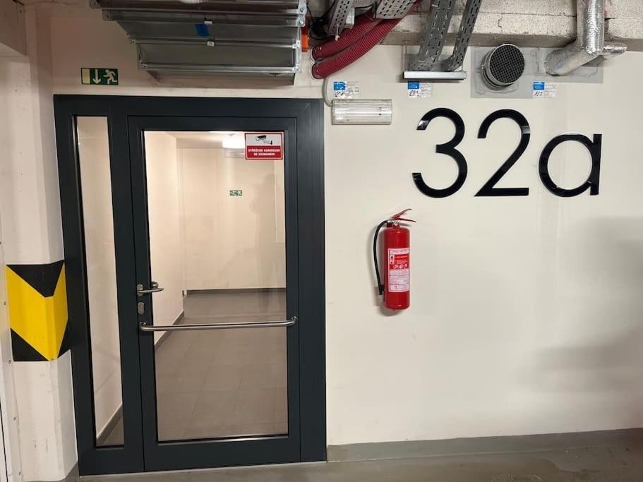 Apartman Holesovice,Balkon,Garaz Praha Eksteriør bilde